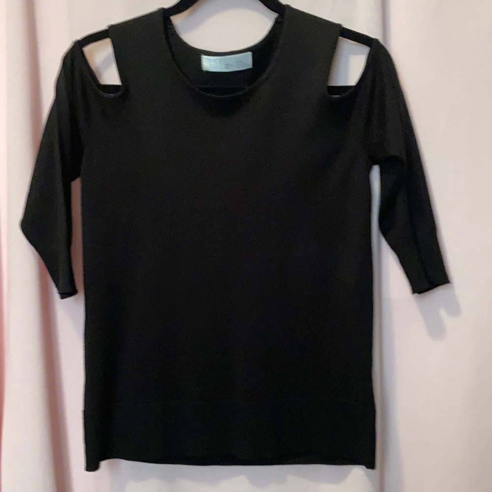 Cold shoulder 3/4 sleeve sweater